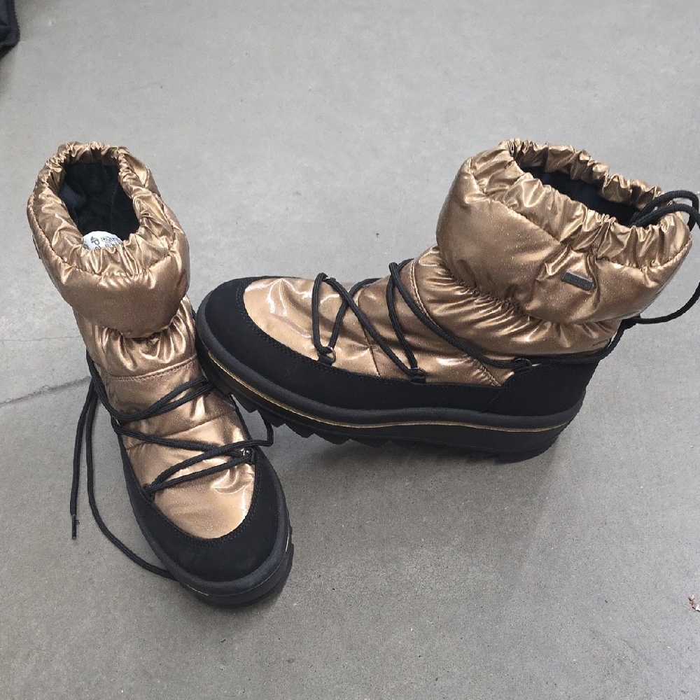 Women's Metallic Gold Winter Boots